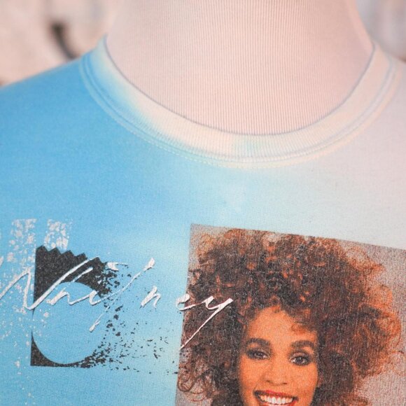 Whitney Houston Graphic Sweatshirt I Wanna Dance With Somebody Blue Gradient M - Picture 3 of 7